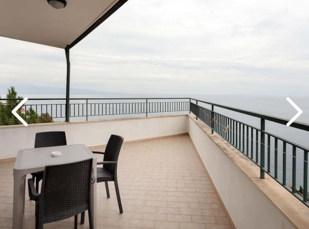 Bed and Breakfast La Nave Sul Mare Di Taormina Летоянни Экстерьер фото